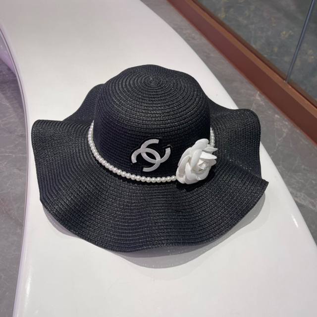 Chanel香奈儿 新款草编荷叶边 遮阳草帽盆帽沙滩风 简约大方 百搭单品 出街首选 新款帽型超美腻 新品上架