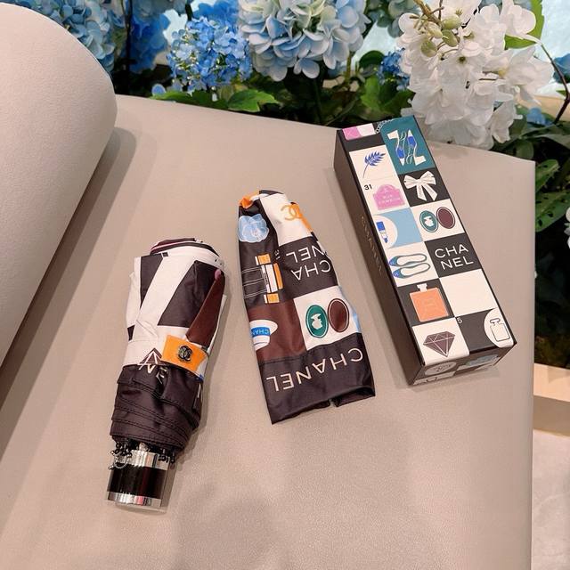 Chanel 香奈儿 五折手动折叠晴雨伞 选用台湾进口Uv防紫外线伞布 原单代工级品质 2色