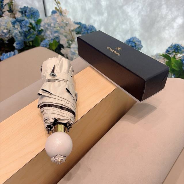 Chanel 香奈儿 珍珠手柄 五折手动折叠晴雨伞 选用台湾进口Uv防紫外线伞布 原单代工级品质
