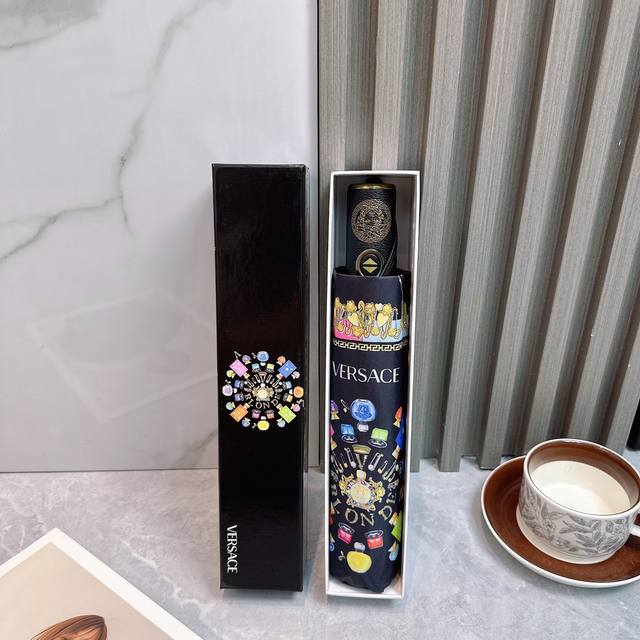 范思哲 Versace 夏季新款 全自动折叠晴雨伞 黑色涂层防晒有效阻隔紫外线99% Upf 50 所以能起到伞下体感降温的效果 有效隔热 高效防晒 一把搞定