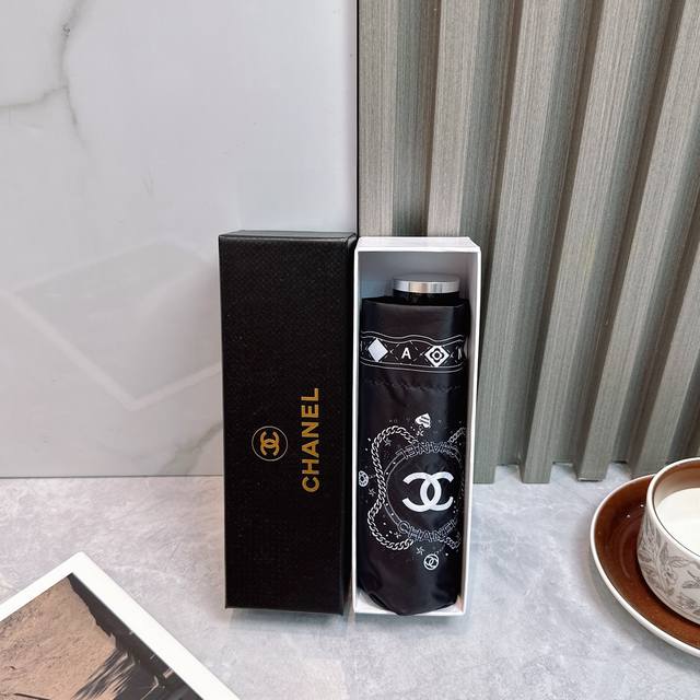 Chanel 香奈儿 新款 五折 折叠晴雨伞 时尚原单代工品质 细节精致 看得见的品质 打破一成不变 色泽纯正艳丽