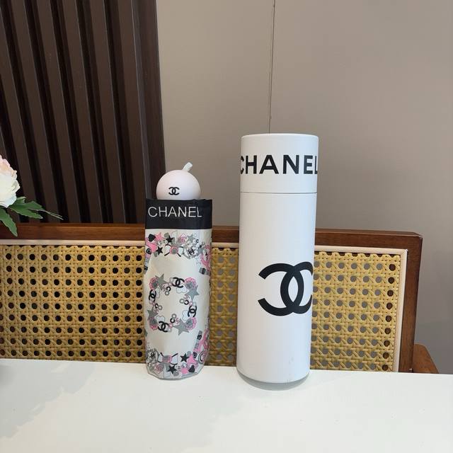 Chanel 香奈儿 五折手动折叠晴雨伞 选用台 湾进口Uv防紫外线伞布 原单代工级品质 2色