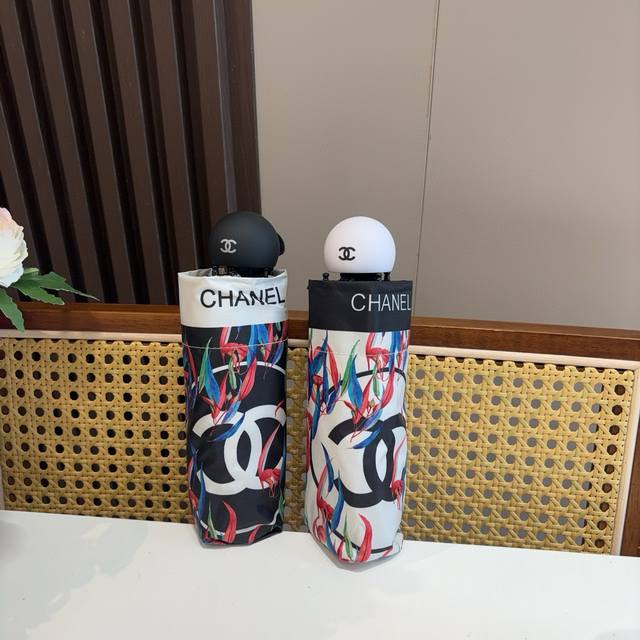 Chanel 香奈儿 五折手动折叠晴雨伞 选用台 湾进口Uv防紫外线伞布 原单代工级品质 2色