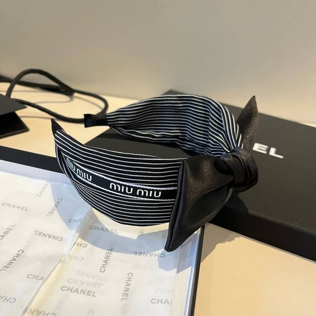 miumiu缪缪新款发箍