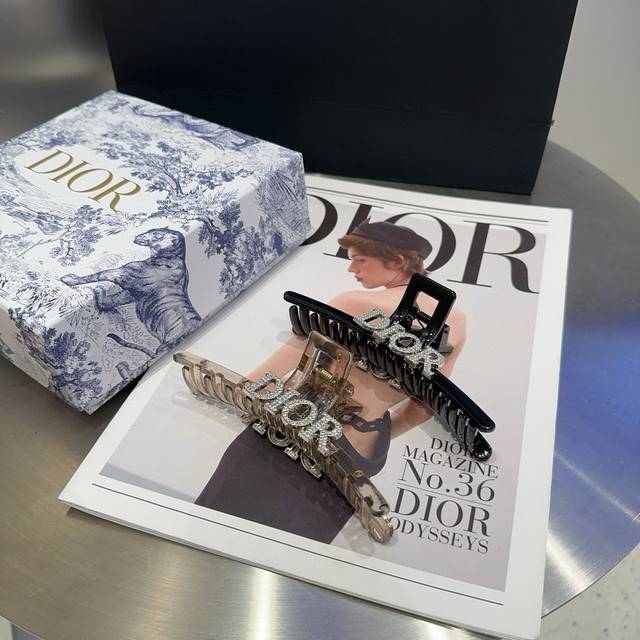 配包装盒 dior 迪奥 新款D家抓夹 时尚百搭 简单实用 超级好看 小姐姐必备