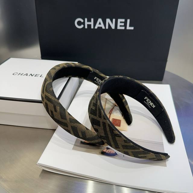 配包装盒 Fendi 芬迪 F发箍 复古气质美 简约百搭 小姐姐闭眼入
