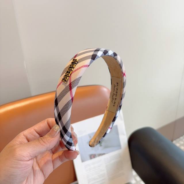 配包装 巴宝莉Burberry 新款发箍 客供面料 细节全部实拍 非常耐看又百搭 适合各种场合搭配
