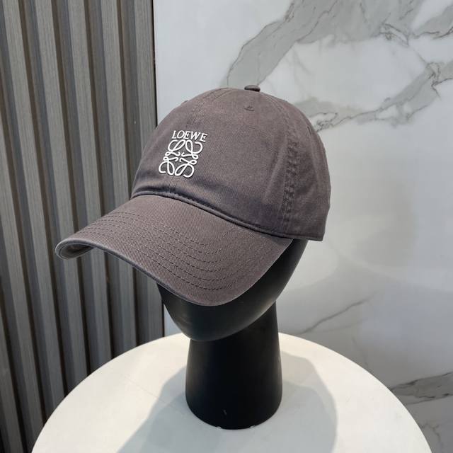 防尘袋 罗意威Loewe新款原标设计棒球帽质感超好 外部线条定位标准 做工精细 简约大气低价走量