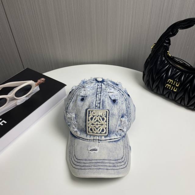 loewe罗意威新款洗水牛仔棒球帽 经典罗意威刺绣标志 男女同款 百搭透气 四季可佩戴