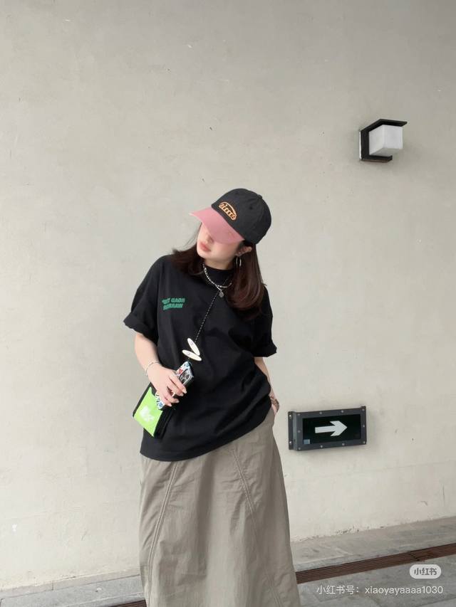 韩国潮牌Emis 新款牛仔拼色棒球帽 Emis的帽子真的有种魔力 就是每一个都好看 完全不挑脸型的 每个都想买 很显白 男女通用 头围57Cm