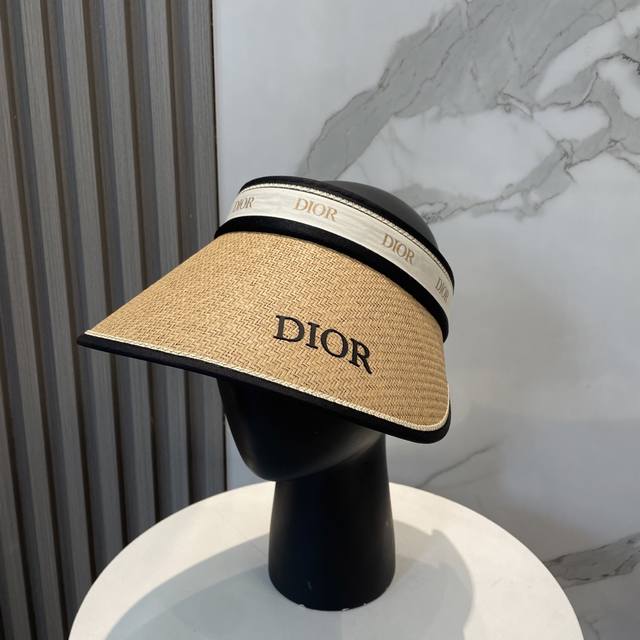 配防尘袋 迪奥Dior2025新款 空顶帽 夏天必备单品 因为真的太好搭 夏天搭配清凉夏日风情真的超级文艺范 随便一身小白裙就可以吸引大片目光