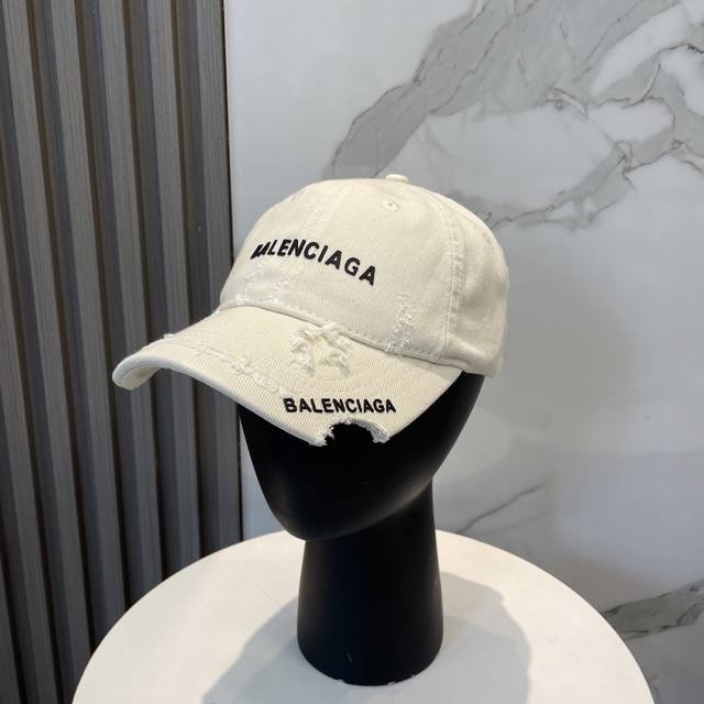 balenciaga巴黎世家新款Logo棒球帽 很酷的色系 男女佩戴都有不同Style 第一批抢先出货 巴黎粉必入款