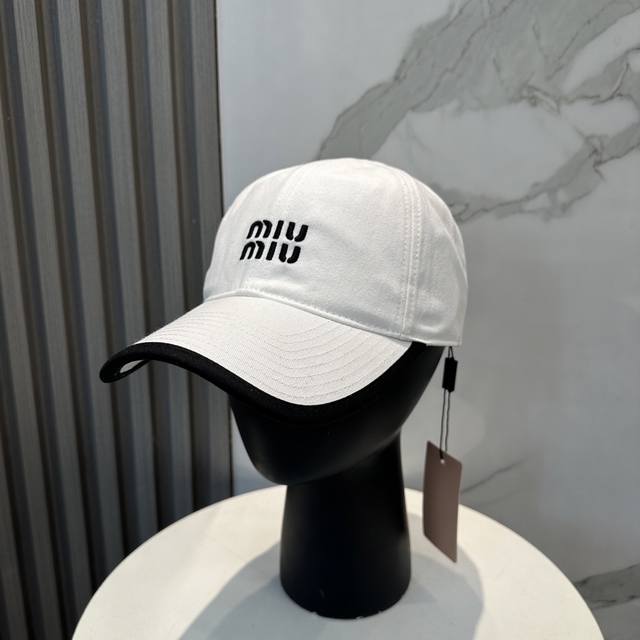 配防尘袋. Miumiu缪缪 新款订单款刺绣棒球帽大牌款超好搭配 赶紧入手