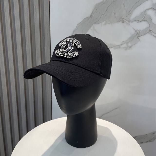 香奈儿Chanel 新品高定满钻硬顶棒球帽 小香Logo经典简约 时尚休闲设计 跑量新品