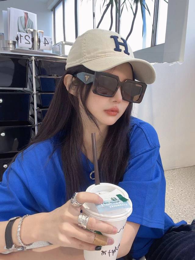 prada普拉达 2025时尚金属多边形大框太阳眼镜男款个性遮阳墨镜女格子镜片