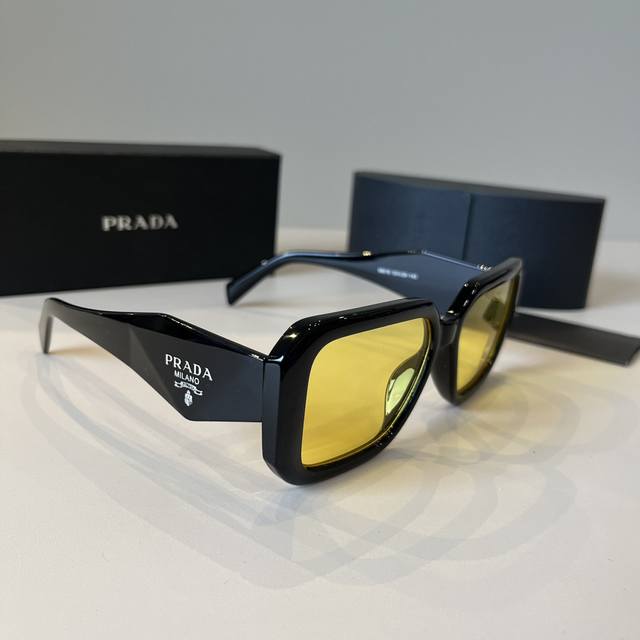 prada 太阳镜 普拉达销量冠军款 Spr17Wf 今年最火爆的款式