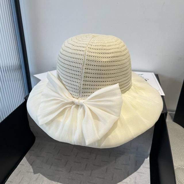 Miumiu缪缪新款灯笼帽，遮阳草帽，防紫外线帽檐，头围57Cm