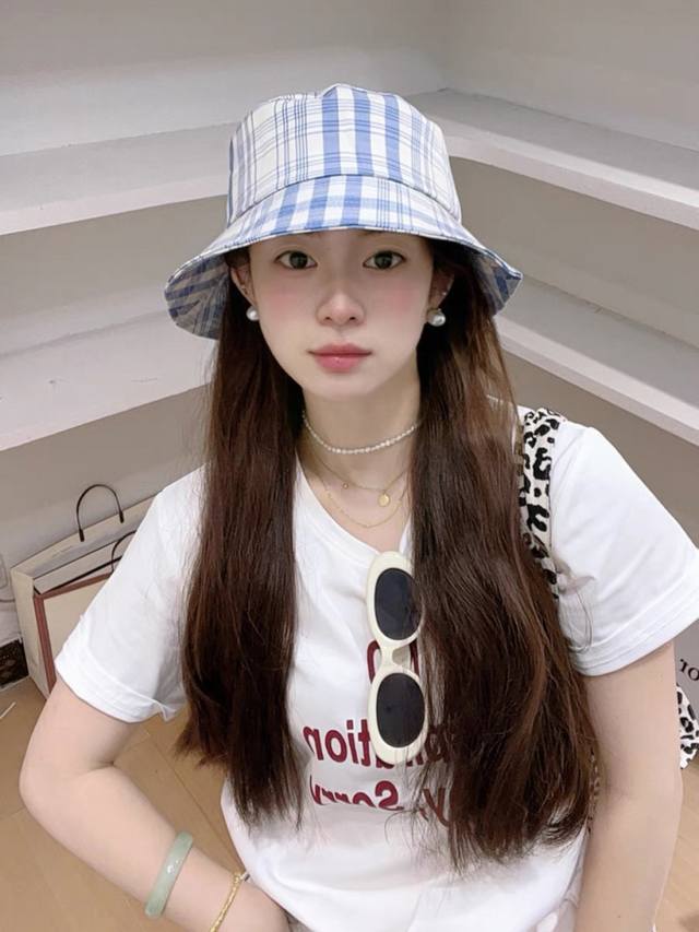 棒球帽 渔夫帽 Lv路易威登宅女同款蓝色格子棒球帽女春夏百搭 显脸小鸭舌帽休闲小清新渔夫帽