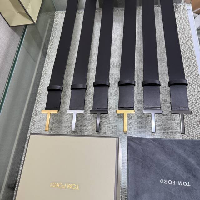 汤姆福特最新网红爆款双面头层牛皮专柜同步3.8宽新款上市了，原版牛皮，搭配铜扣