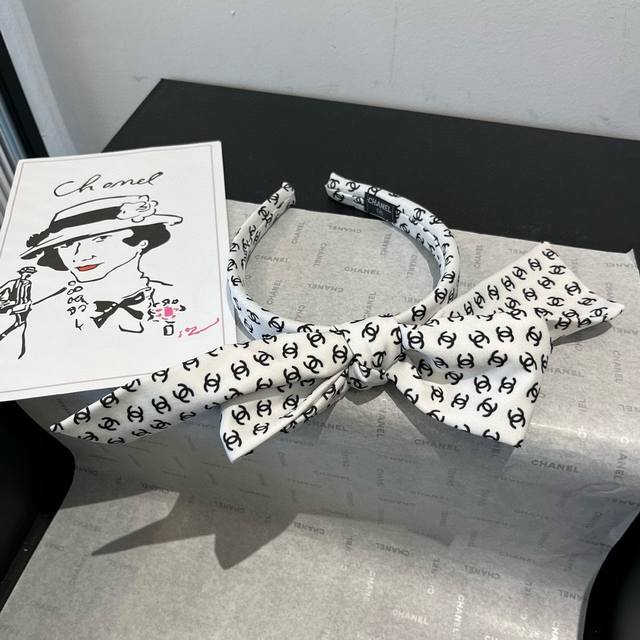 单个 Miumiu缪缪新款发夹