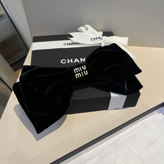 Miumiu缪缪新款顶夹