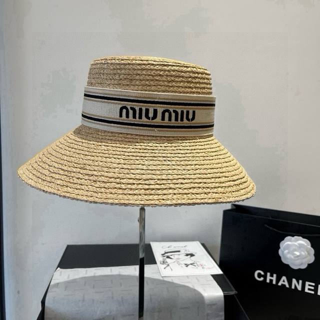 Miumiu缪缪拉菲草帽，纯手工钩织供不应求，卖一个少一个，头围57Cm