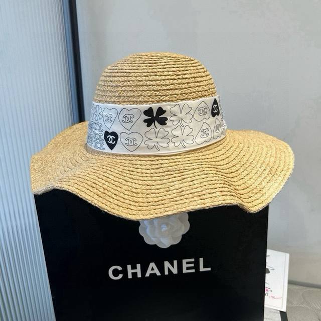 Chanel香奈儿拉菲草遮阳帽，搭配真丝飘带，出游必备，头围57Cm