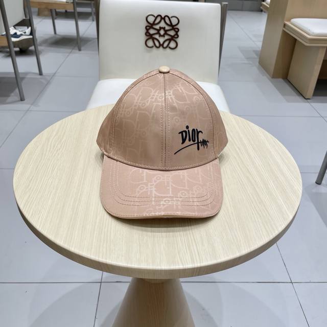Dior 迪奥新款走量棒球帽新款出货，大牌款超好搭配，赶紧入手！