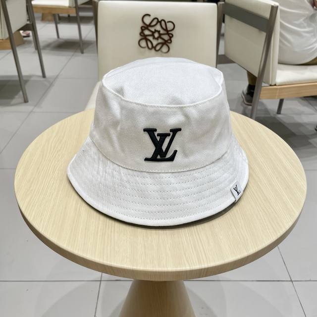 Lv新款渔夫帽，双面渔夫帽，头围57Cm