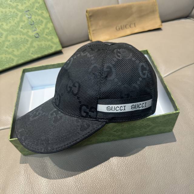 配包装布袋，Gucci古奇新款原单棒球帽， 大双G，专柜1:1开模订制，完美对花，原版帆布面料+头层牛皮，轻盈透气！基础头围56，贴片可调节。