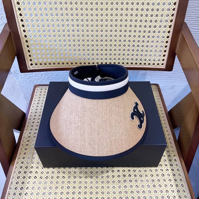 跑量 赛琳～新款空顶帽 拼色边设计，版型正！ 黑胶防紫外线，夏季必入！