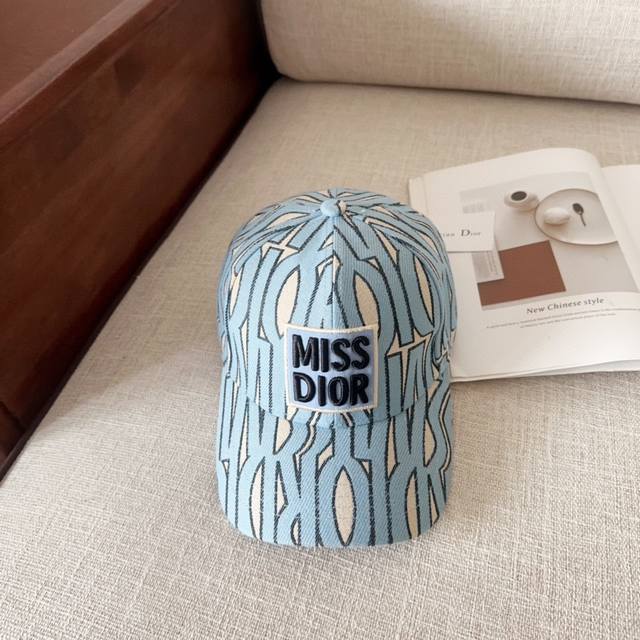 Dior 迪奥 新款原单棒球帽， 精致純也格调很有感觉，很酷很时尚，专柜断货热门，质量超赞
