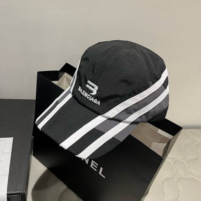巴黎世家新款鸭舌帽