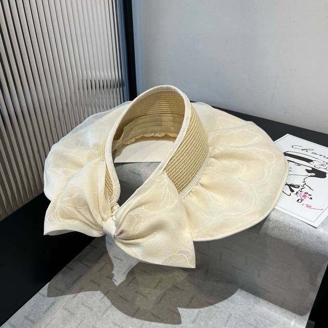 华伦天奴空顶遮阳帽，头围57Cm