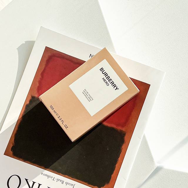 专柜品质 Burberry Hero骏勇之心男士新香水推荐 Hero 是 Burberry 最近推出的一支男用香，也是Riccardo Tisci 上任博柏利的