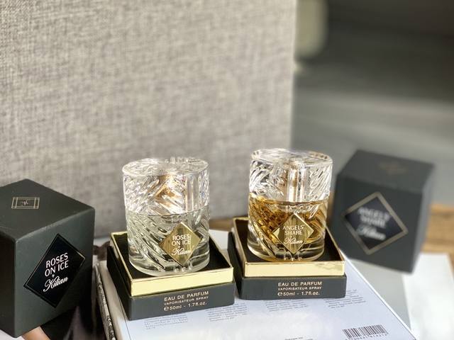 专柜品质 新款克利安的两款小众香水 1冰雪玫瑰50Ml 酒香迷人 让擦肩而过的人都为你沉醉 小众且独特的沙龙香水，其实香水的主要香型无非是花香、果香、木质香等，