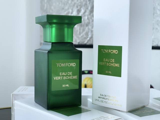 专柜品质 汤姆福特Tf Vert Boheme中性淡香水绿意时光磨砂瓶50Mltf Eau De Vert Boheme是一款花香型绿色调的女用香水。 年推出的
