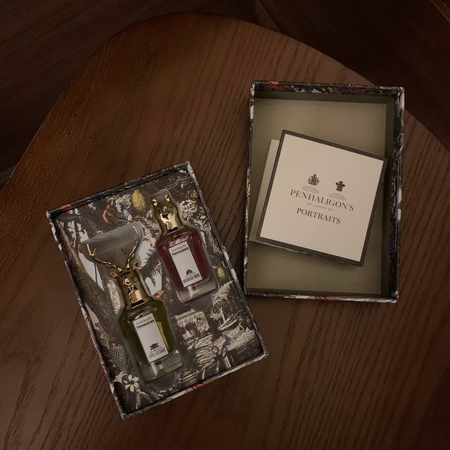 专柜品质 潘海利根两件套 S 品质賊高档 越闻越上头 真心让人上瘾放在那里就有一种莫名想看它的感觉攻击性比较强的一款香水 对自身气场有把握的小姐姐也可以无压力入