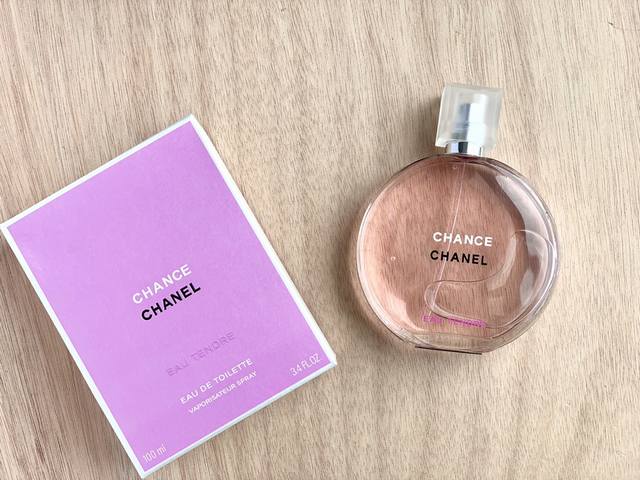 专柜品质 香奈儿邂逅粉100Ml Chanel 邂逅系列-粉色柔情淡香水，香奈儿粉色邂逅Edt前调：葡萄柚中调：风信子，茉莉后调：雪松，鸢尾草，麝香这款属于花果
