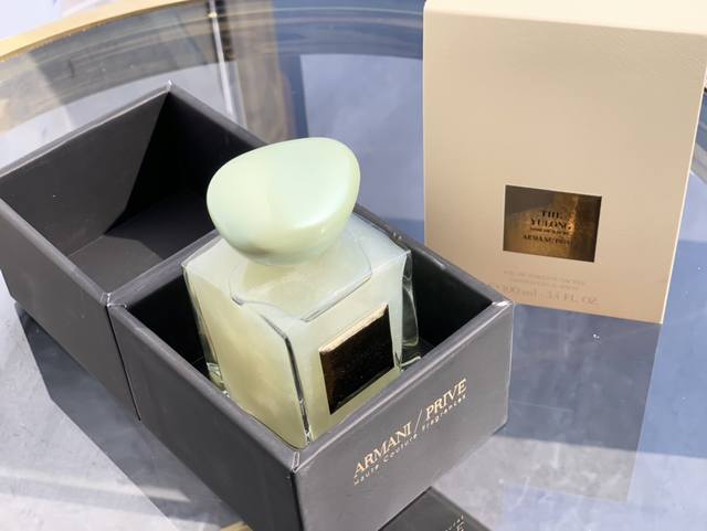 专柜品质 阿玛尼高定香水 幻沙玉龙茶香水！ Ml 夏日落入凡尘的采茶仙子夏天的味道一定要是清新的、自然的，Armaniprive-玉龙幻沙就是最适合夏天的清香。