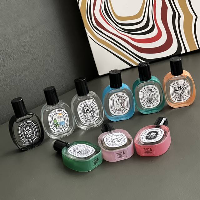 七夕套盒 专柜品质 Diptyque 香水小样10Ml限量9件套 入了Diptyque的坑，真的没有一丝丝抵抗力～ 极力推荐这个套盒9支装！简直是福音！经典都在