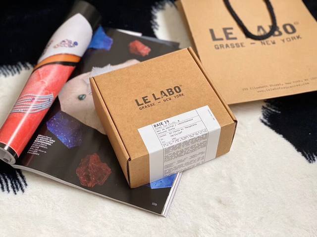 专柜品质 香水实验室19号 跟大家说新款Le Labo19 Baie 不是之前的13版莫斯科19安息香 很多人看到19会误会 他们是两个不一样的的味道哦千万别搞