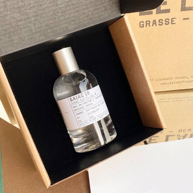 专柜品质 Le Labo Gaiac 10香水实验室东京愈疮木 香调:木质调 气味:麝香愈创木雪松乳香 调香师: Annick Menardo 是极简的清淡如水
