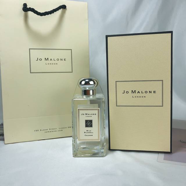 专柜品质 专柜祖玛珑 毫升香水白瓶系列，总12个味道 蓝风铃，青柠，油桃花，黑莓，牡丹，含羞草，英国梨，海盐，橙花，红玫瑰，虞美人，忍冬，