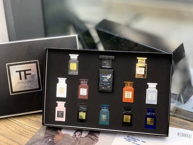 专柜品质 Tf新款小样礼盒十二件套香水50Ml*+Q版小样7.5Ml*11支 配礼袋 A款内含：乌木50Ml-7.5Ml暗麝心魄-炙热阳光-阳光琥珀-失落樱桃-