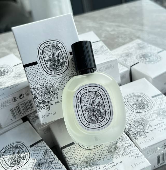 专柜品质 款2蒂普提克玫瑰Diptyqueeau Rose2012品牌:蒂普提克香调:花香果香调 前调:香柠檬黑加仑荔枝中调:茉莉老鹳草玫瑰后调:麝香雪松蜂蜜属