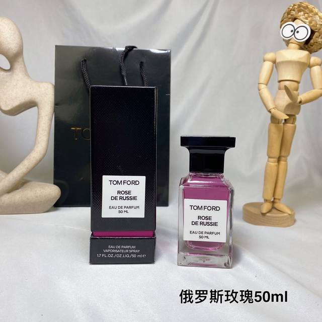 专柜品质 汤姆福特Tf 新香水 皮革玫瑰Rose De Russie 俄罗斯玫瑰50Ml 前调：玫瑰 中调：白胡椒，木香 基调：皮革