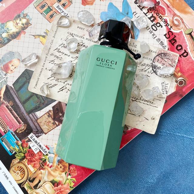 专柜品质 Gucci限量版牛油果绿香水-100毫升！甜蜜Girl 看到瓶子也顾不上味道了，绿色控真的无法不买 这一抹绿和牛油果绿不一样，它是有着点复古的味道在里