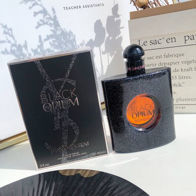 专柜品质 Ysl圣罗兰黑大名鼎鼎的黑鸦片特别系列，女士香水90Ml 专柜常年都是断货王，因为味道实在是太好闻！非常推荐入手，一款四季都适合用的香水 香调属于甜香