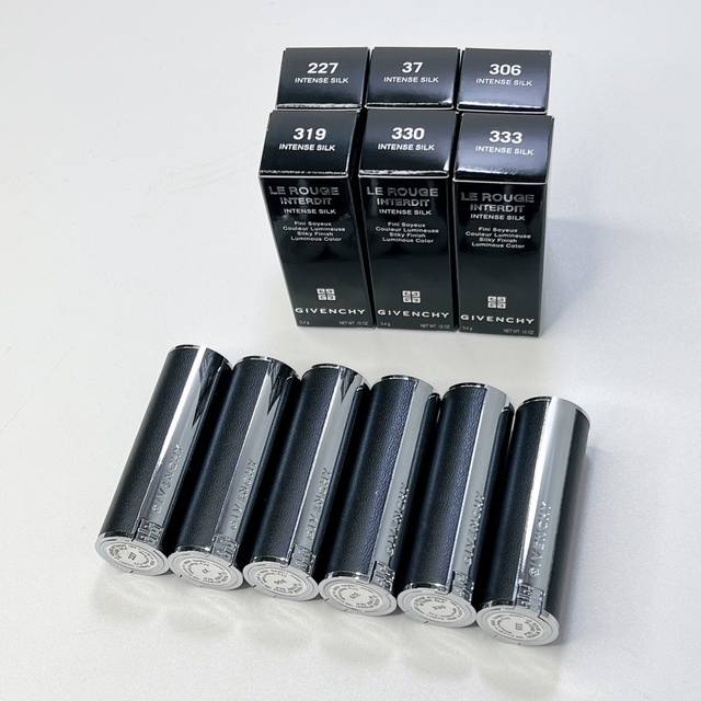 高端品质 纪梵希全新小羊皮口红！ 全新羊皮 可拆卸，色号：227-37-304-306-307-319-330-333。